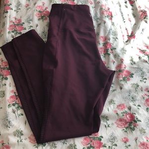 Burgundy OLD NAVY Active leggings✨